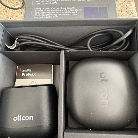 ICON Rechargeable Hearing Aids with Charger - Picture 1 of 5